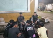 Bhabinkamtibmas Sambang Warga di Buloa Tallo, Ingatkan Remaja Hindari Kenakalan Malam Hari