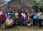 Polisi dan Warga Kompak Kerja Bakti di Jalan Sipala Kelurahan Katimbang