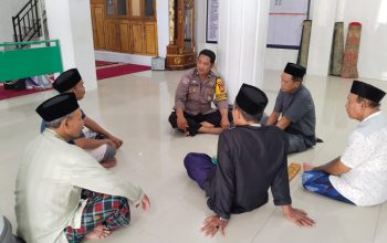 Cegah Remaja Terlibat Geng Motor, Bhabinkamtibmas Polsek Rappocini Sambangi Tokoh Agama
