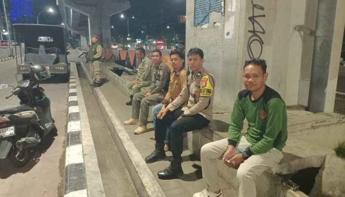 Polsek Rappocini dan Satpol PP Bersinergi Jaga Ketertiban di Kawasan Flyover AP Pettarani