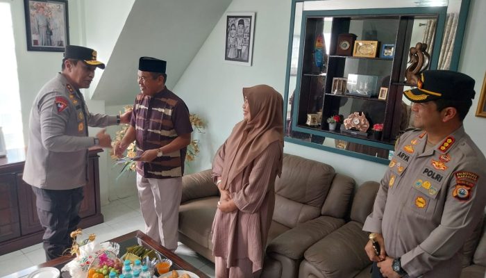 Kapolda Sulsel Pimpin Anjangsana Sambut Hari Bhayangkara ke-80, Pererat Silaturahmi dengan Purnawirawan