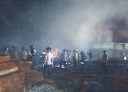 Kebakaran Hanguskan Tempat Pengolahan Kayu di Manggala Makassar