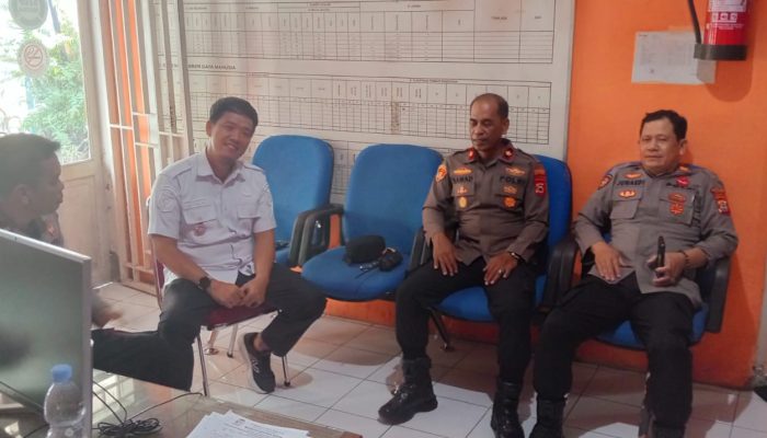 Perkuat Sinergi dengan Pemerintah Kelurahan, Kapolsek Bontoala Sambangi Kantor Lurah Bontoala Parang