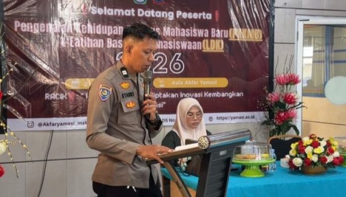 Bekali Generasi Muda, Bhabinkamtibmas Rappocini Sampaikan Edukasi Cinta Tanah Air kepada Mahasiswa