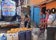 Polsek Tallo Salurkan Bantuan Air untuk Warga Krisis Air Bersih
