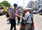 Sambut Hari Jadi Propam Polri ke-24, Sipropam Polrestabes Makassar Berbagi Makanan dan Sambangi Anak Panti Asuhan