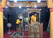 Polri Hadir di Tengah Masyarakat, Kapolsek Tamalanrea Pimpin Aksi Jumat Bersih di Masjid