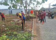 Jumat Bersih, Bhabinkamtibmas Untia Bersama Warga Perkuat Semangat Gotong Royong