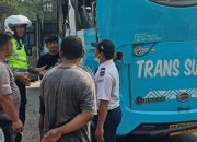 Mobil Damtruk dan Bus Terlibat Kecelakaan di Jalan Perintis Kemerdekaan, Polisi Turun Tangan