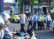 Kapolrestabes Makassar Turun ke Jalan Atur Lalu Lintas Pagi, Pastikan Aktivitas Warga Lancar