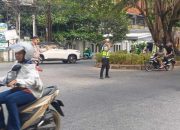 Polsek Rappocini Laksanakan Pengaturan Lalu Lintas Pagi Hari, Wujudkan Kelancaran Dan Keselamatan Berlalu Lintas